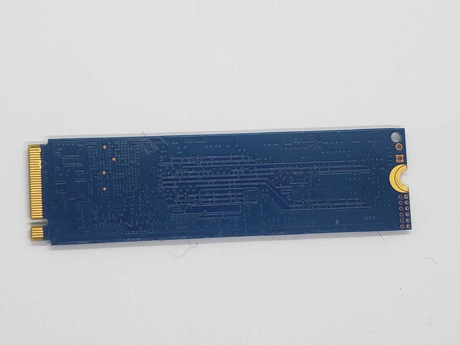 SSD 256gb Kingston A2000. m.2 nvme 2280 tlc. отличное состояние.