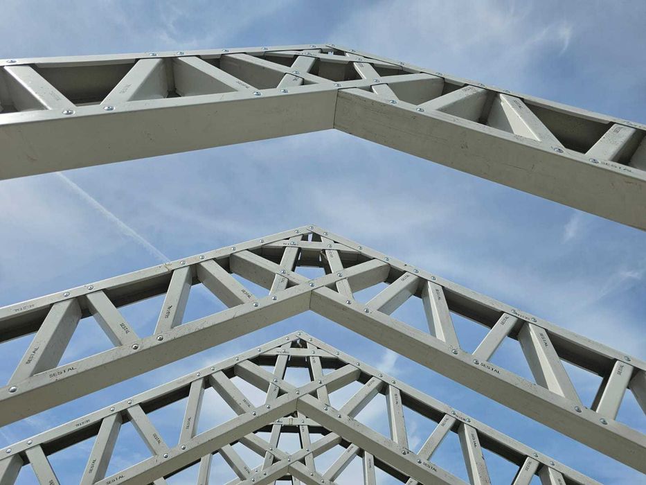 Konstrukcja : hale,domy,garaże,carport,wiaty,pergole,kontenery,schody