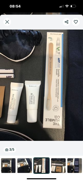 Zestaw gadzetow z klasy biznes PLL LOT