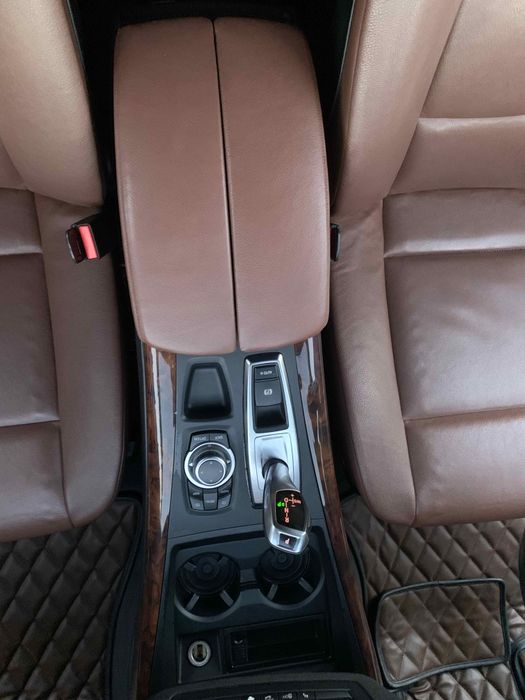 Продам BMW X5 е70 Biturbo