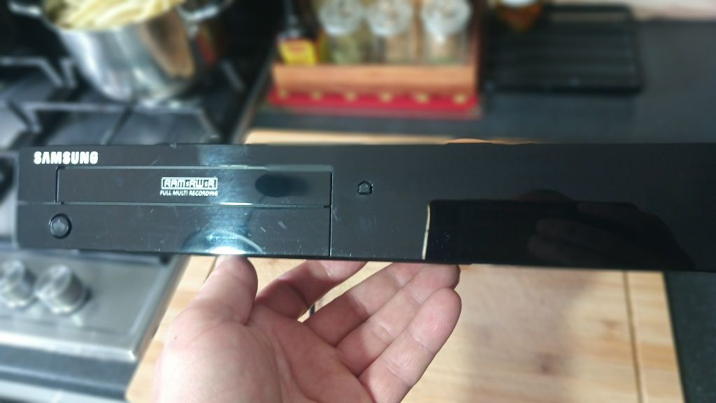 DVD Samsung HR775 + uniwersalny pilot