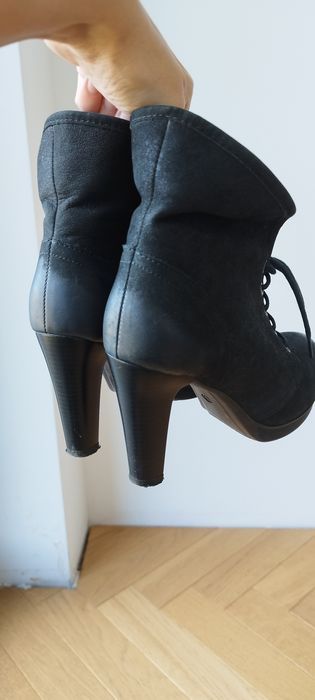 Czarne botki z kożuszkiem 35 wiązane nubuk