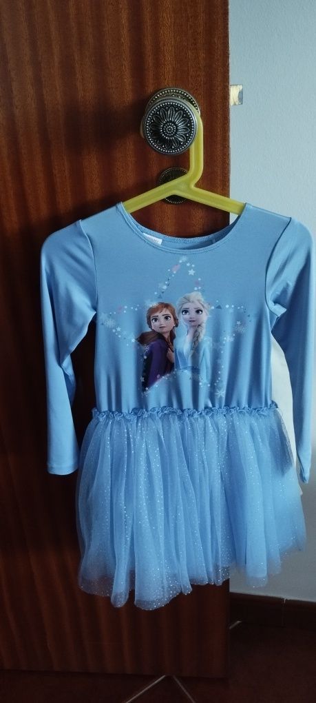 Vestidos princesas Disney e unicórnio