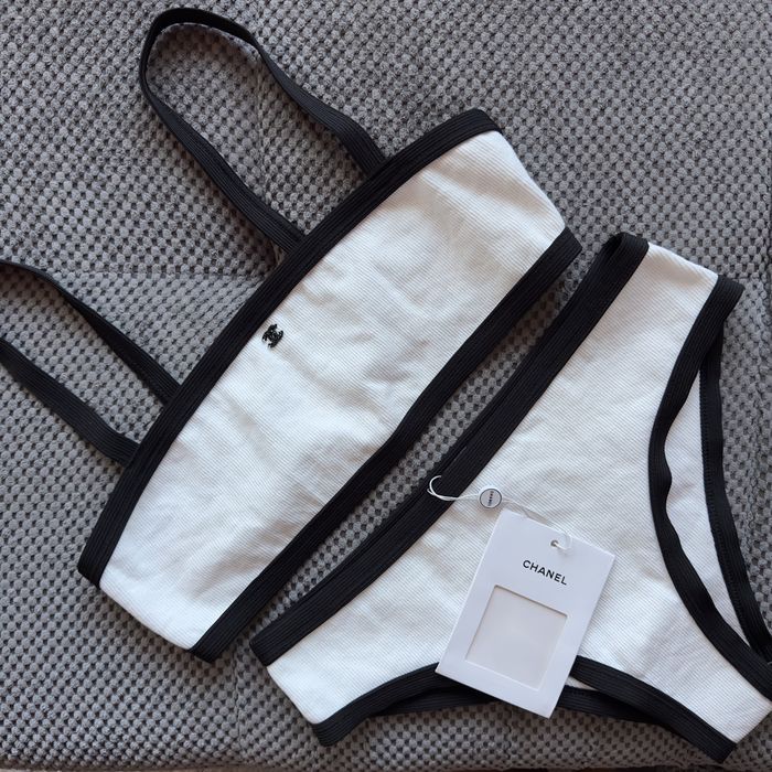 Купальник в стилі Chanel