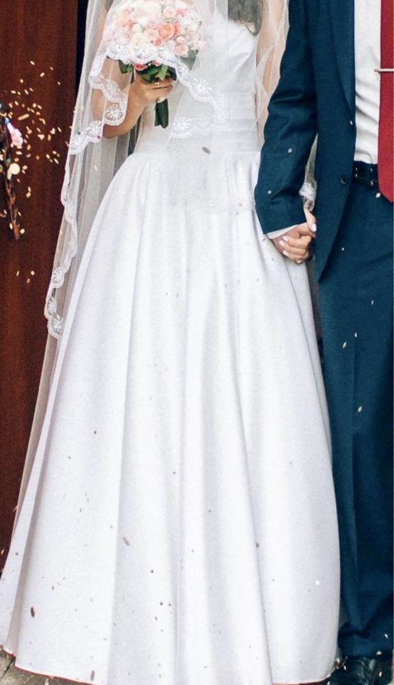 Весільна сукня розмір S Пересилаю