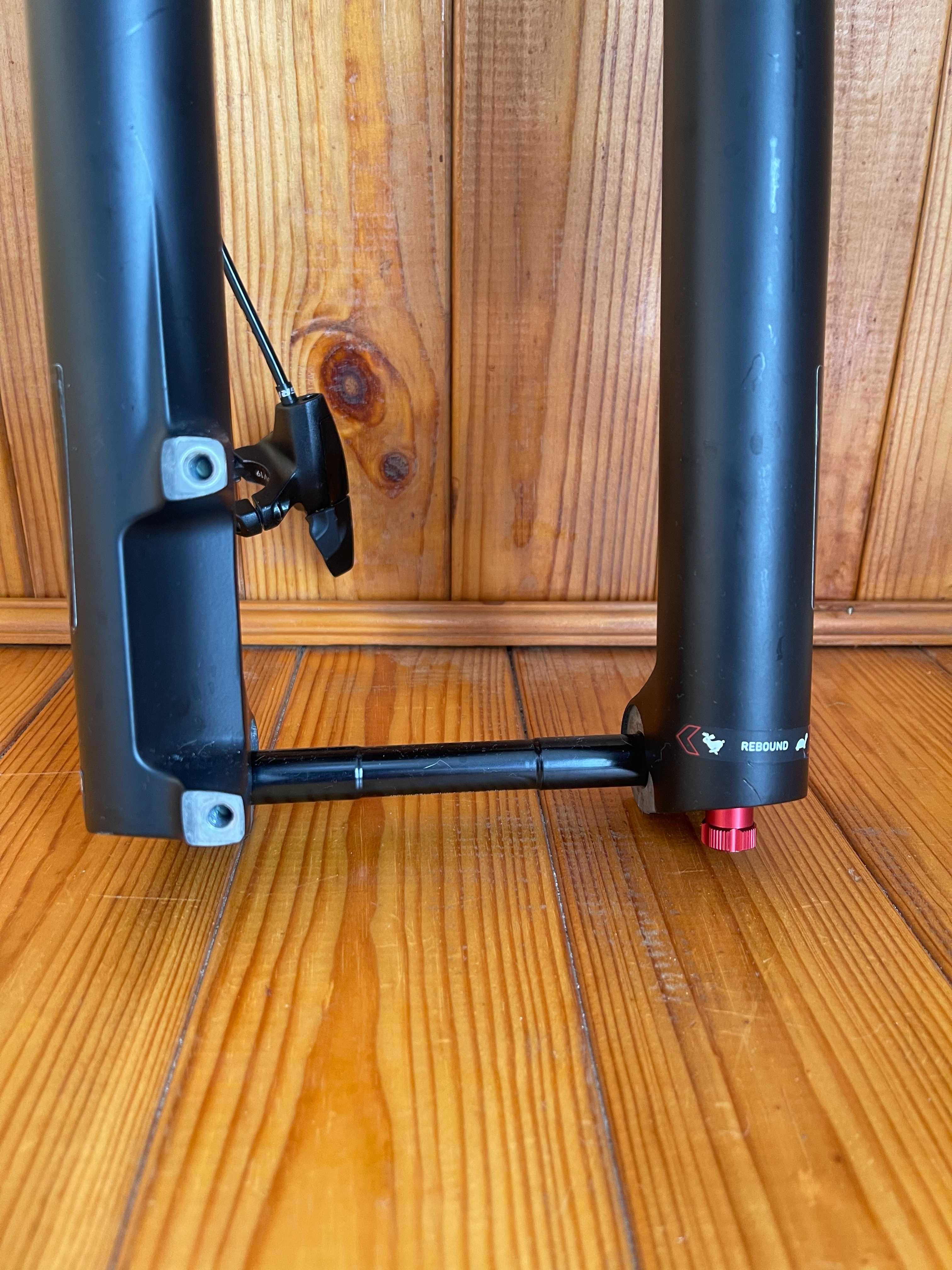 Вилка Rock Shox Reba 29 з монеткою блокування + крило