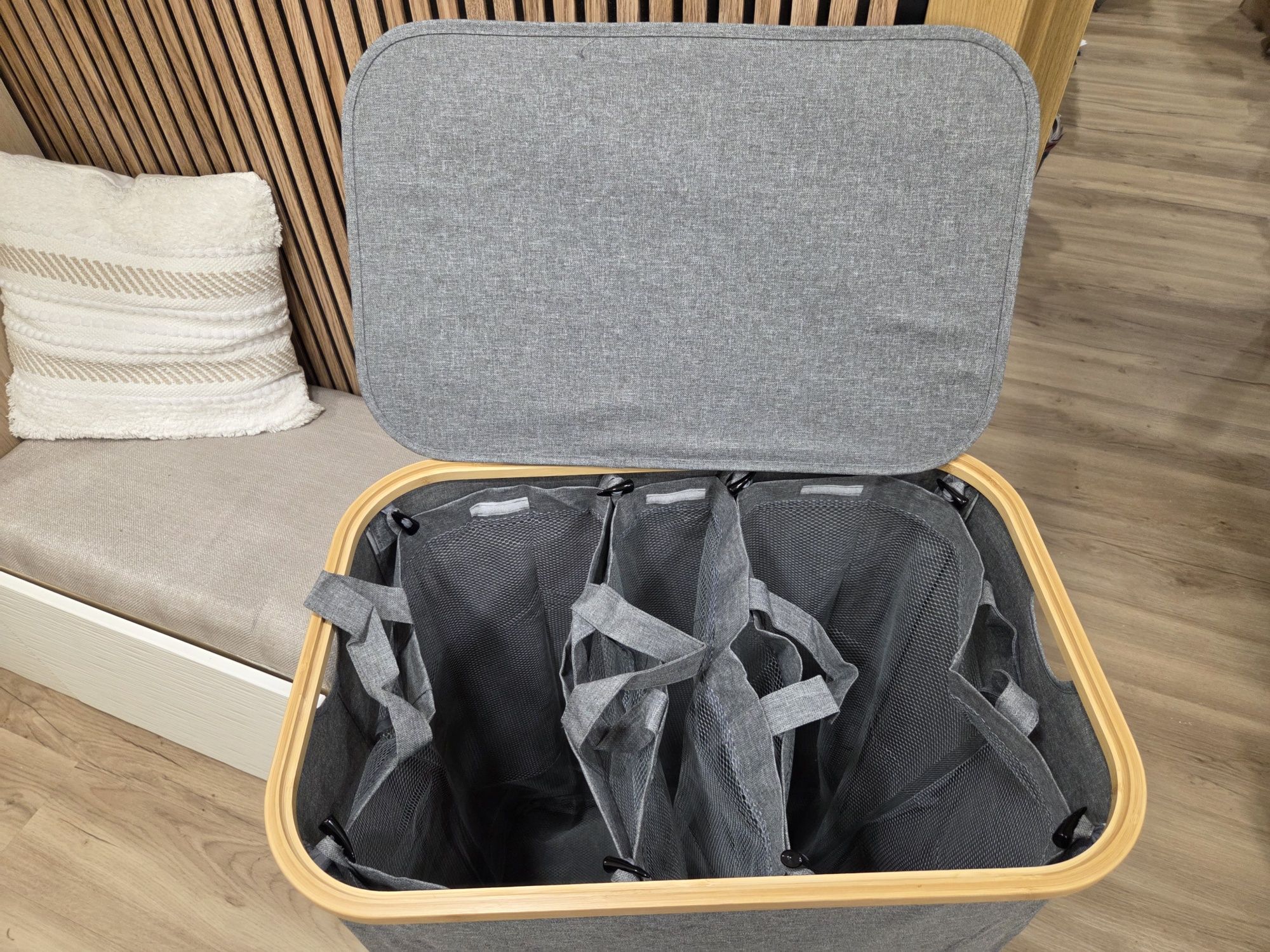 Cesto roupa suja com 3 divisões 160 l