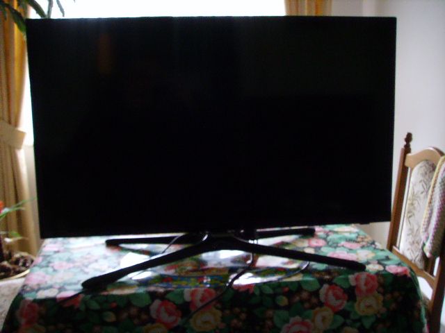 Telewizor Samsung UE32F5500AW - uszkodzony
