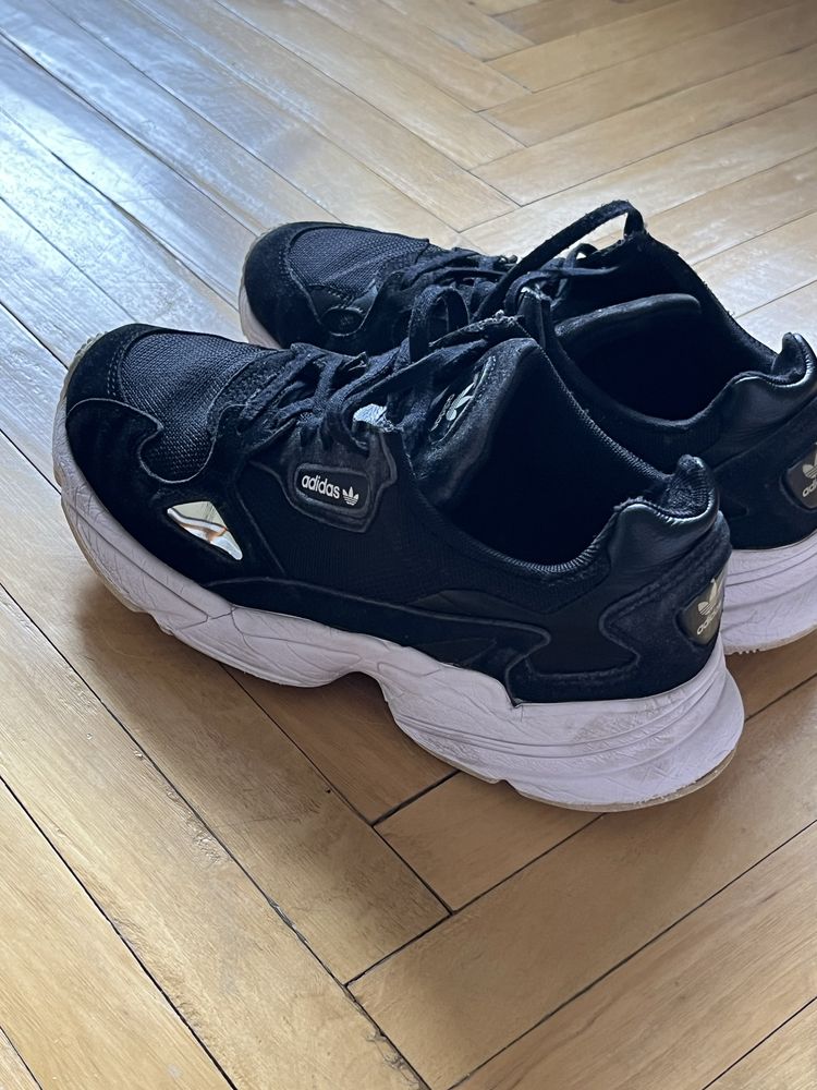 Кросовкі чорні 37 Adidas Falcon
