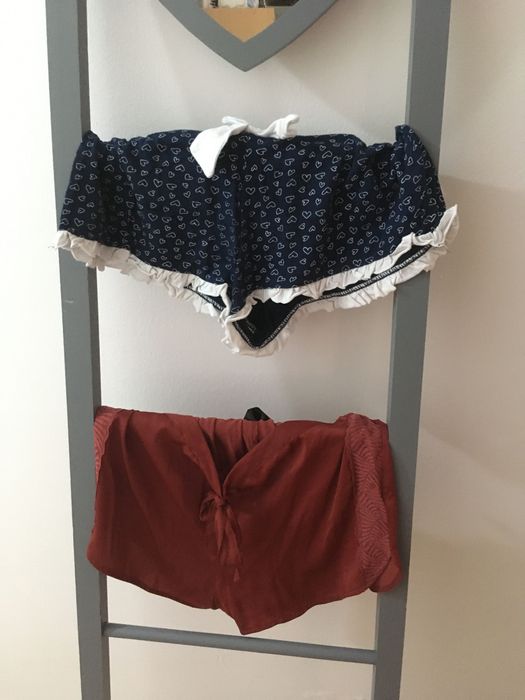 Várias peças de vestuário