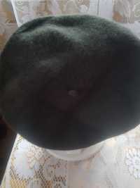 Ciemnozielony beret