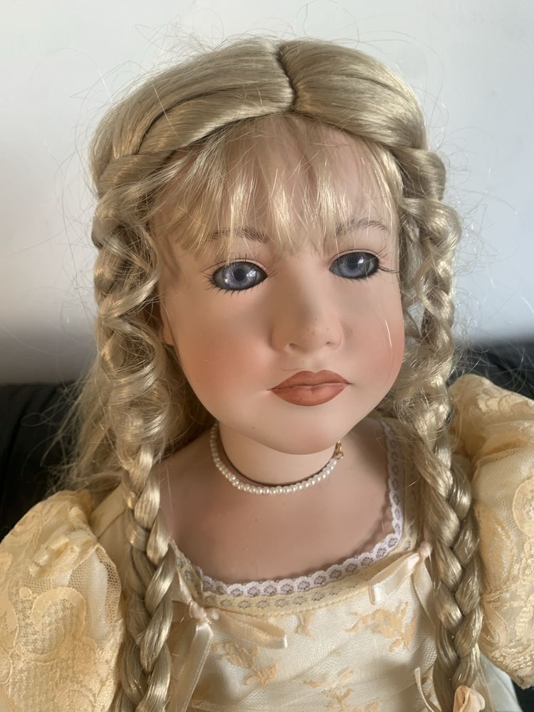 Lalka porcelanowa 76 cm