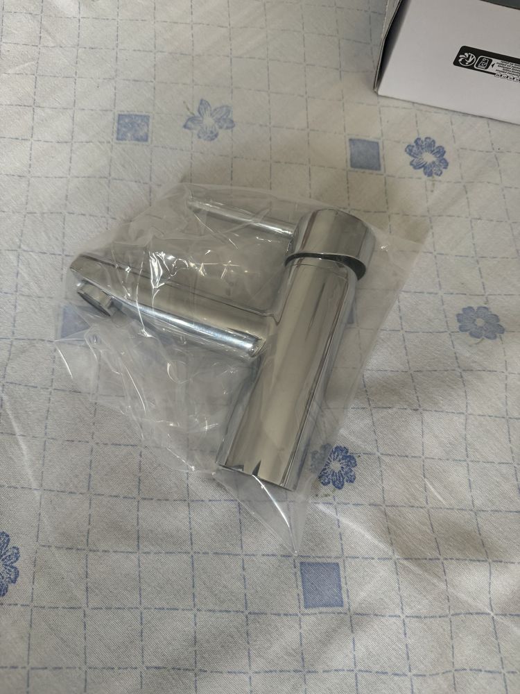Vendo torneira da casa de banho nova