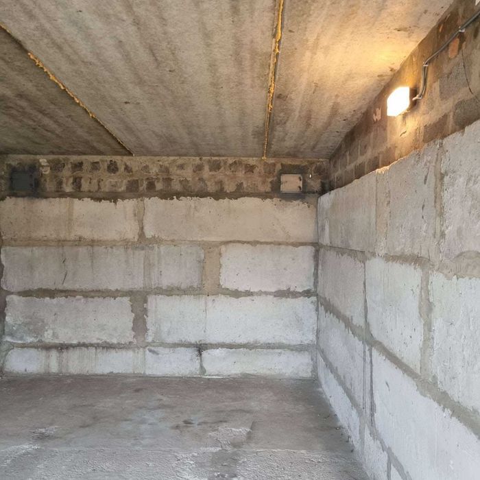 Продам свій капітальний  гараж
