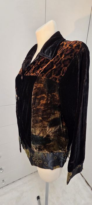 Aksamitna kurteczka z motywem egzotycznym. Kupiona w USA