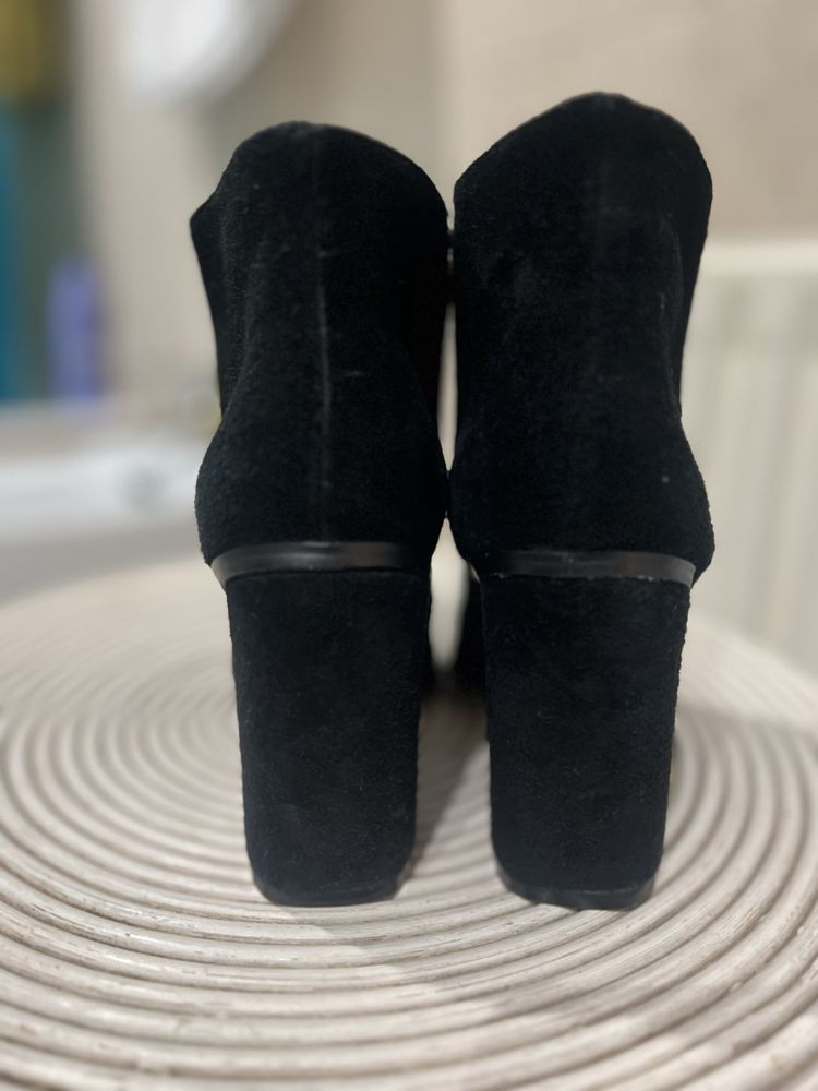 Botins camurca preta Parfois 39