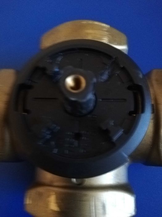 Zawór mieszający 4-drogowy ESBE VRG140