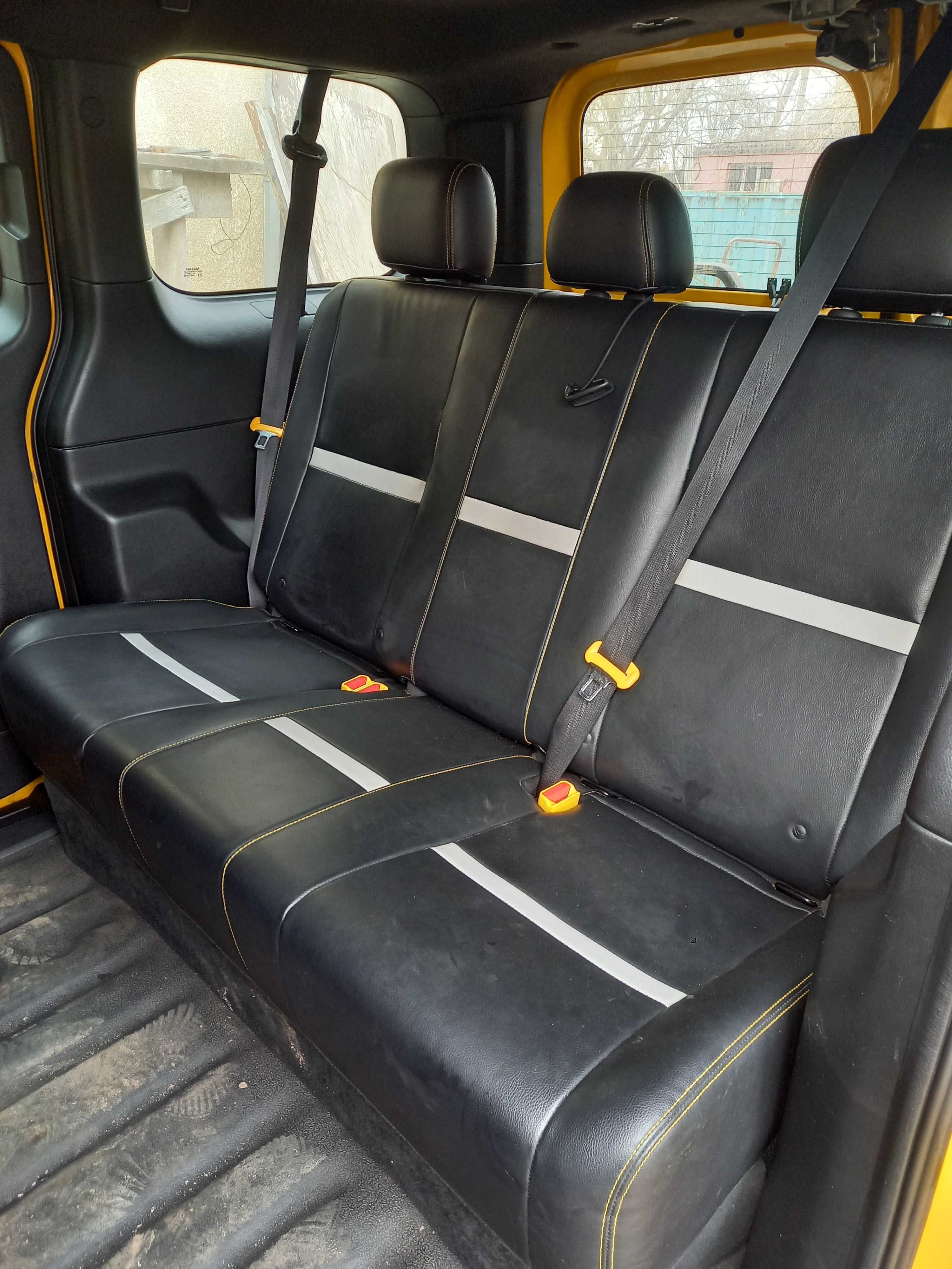 Микроавтобус пассажирский Nissan NV200 TAXI