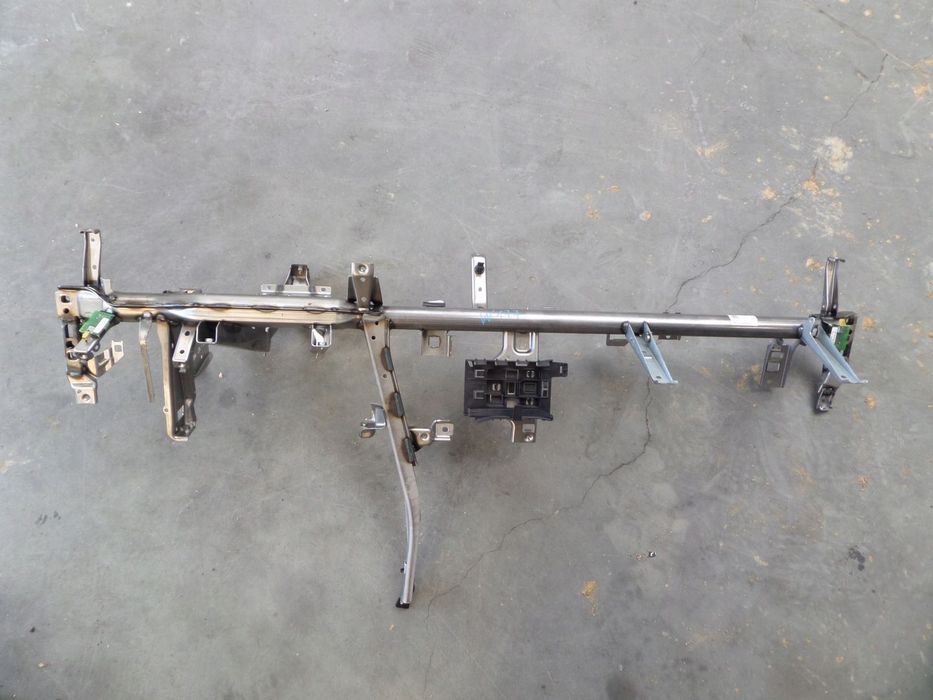 MERCEDES A-KLASA W177 STELAŻ RURA POD KONSOLE EU. A1776800100