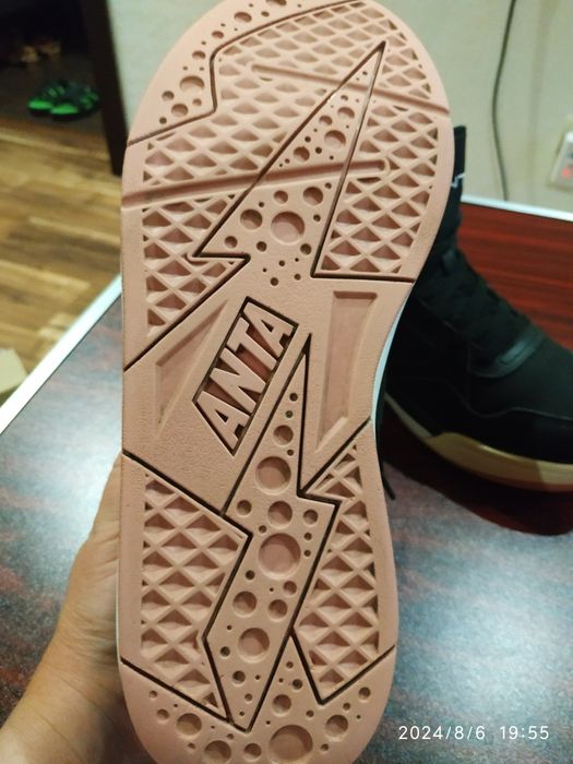 Кросівки жіночі, р.38