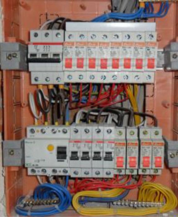 Услуги електрика ремонт замена проводки