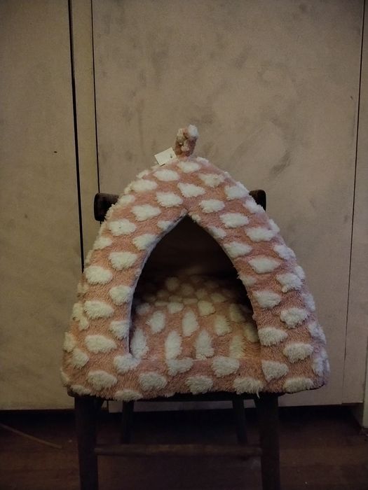 Domek dla kota z miękkiej tkaniny