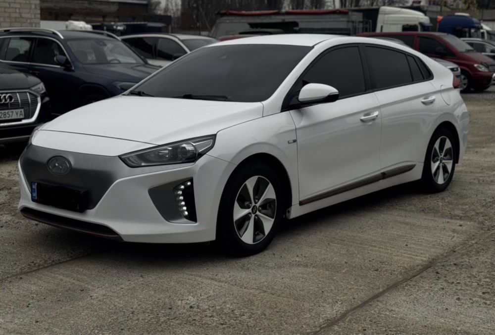 Hyundai Ioniq 2019 • Гібрид • Здам в оренду • Львів