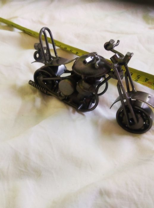 Мотоцикл метал новый.