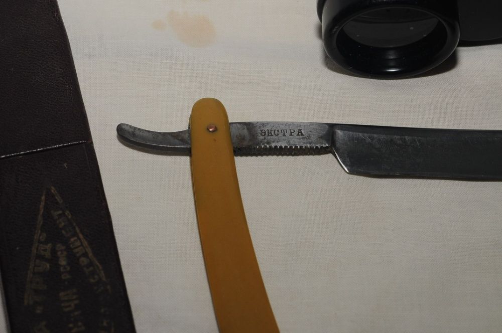 Набор шерифа: значок Sheriff, бинокль Germany , часы Casio, бритвы.