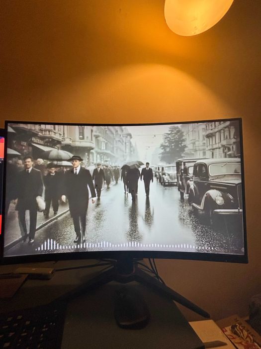 AOC C32G2ZE/BK 32” 240Hz VA Curved FHD FreeSync Gaming Monitor