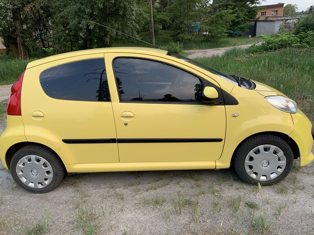 Peugeot 107  2005 рік