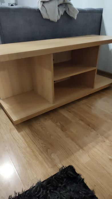 Szafka RTV na kółkach