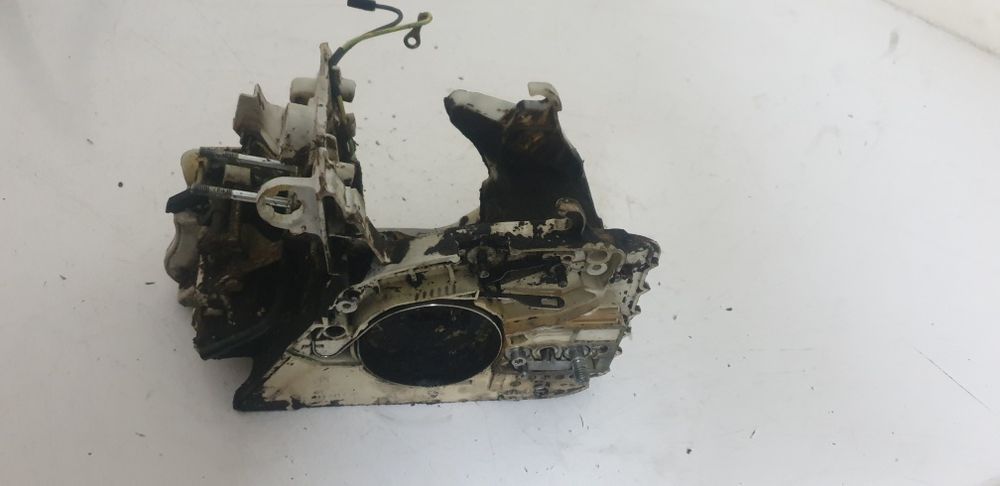 Karter podstawa silnika obudowa zbiornika paliwa stihl ms 181 i 211