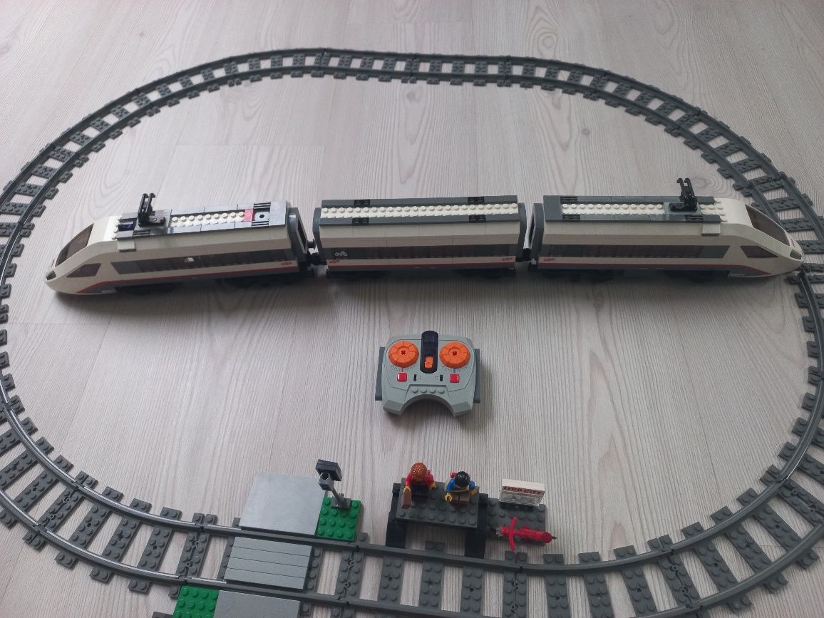 LEGO City 60051 "Superszybki pociąg pasażerski"