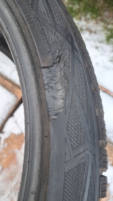 2x 225 40 R19 93Y XL Vredestein Wintrac Pro 7.5mm 2019r opony zimowe