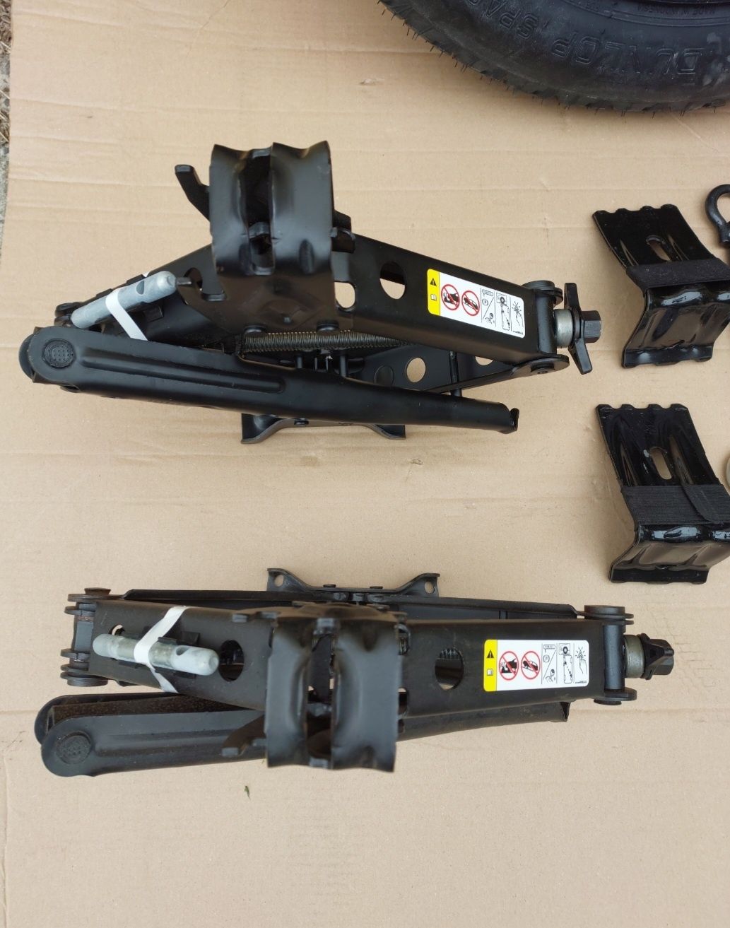 Домкрат Ключ Крюк Jeep Cherokee KL  2015 -25 роки