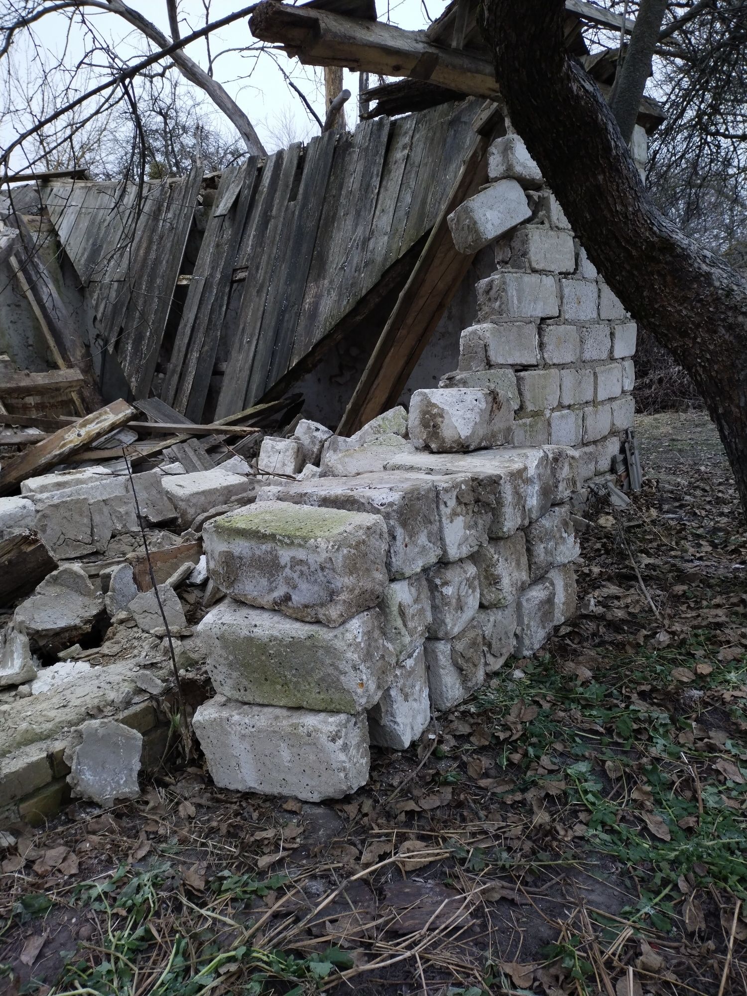 Сарай під розбирання