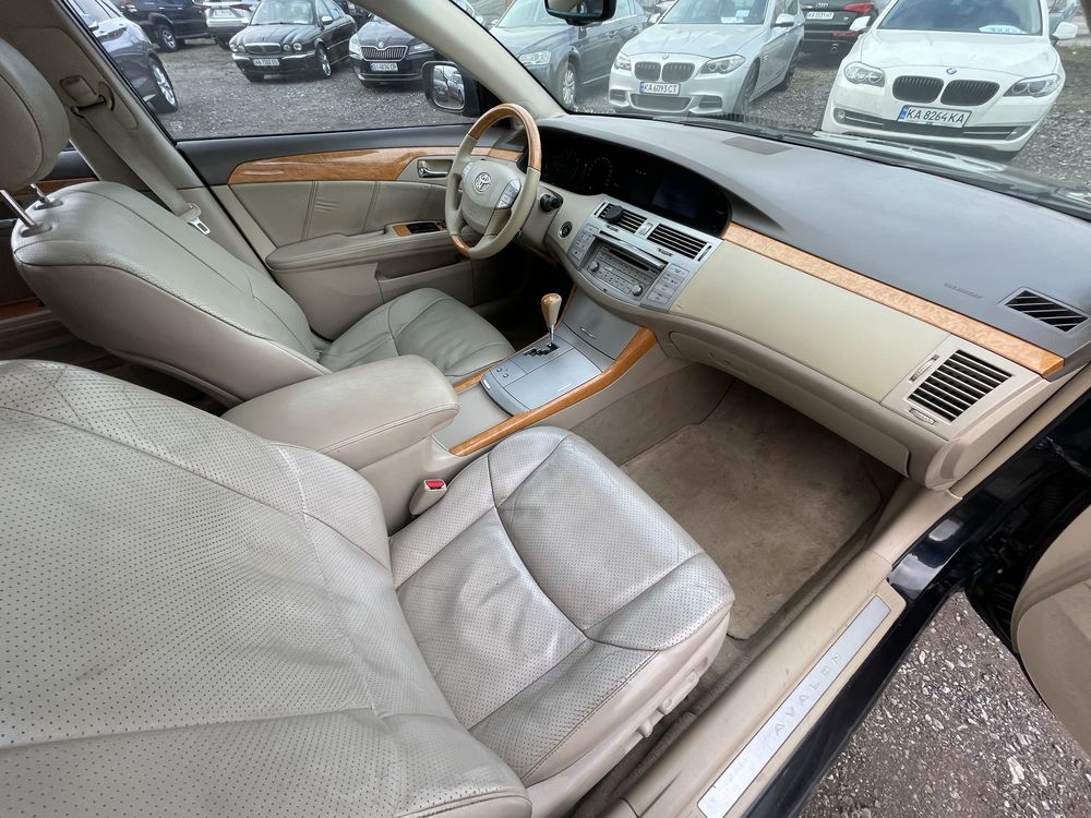 Продам Toyota Avalon  2007