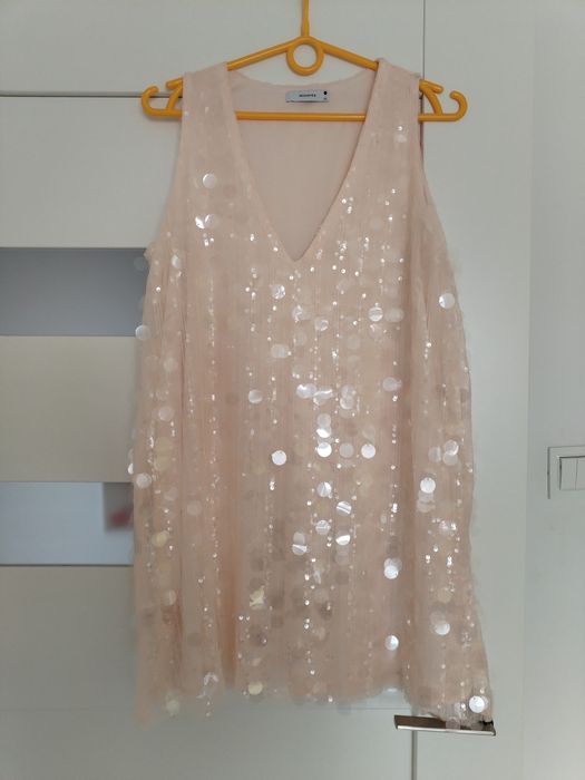 Sukienka beżowa Reserved xs, s, m cekiny