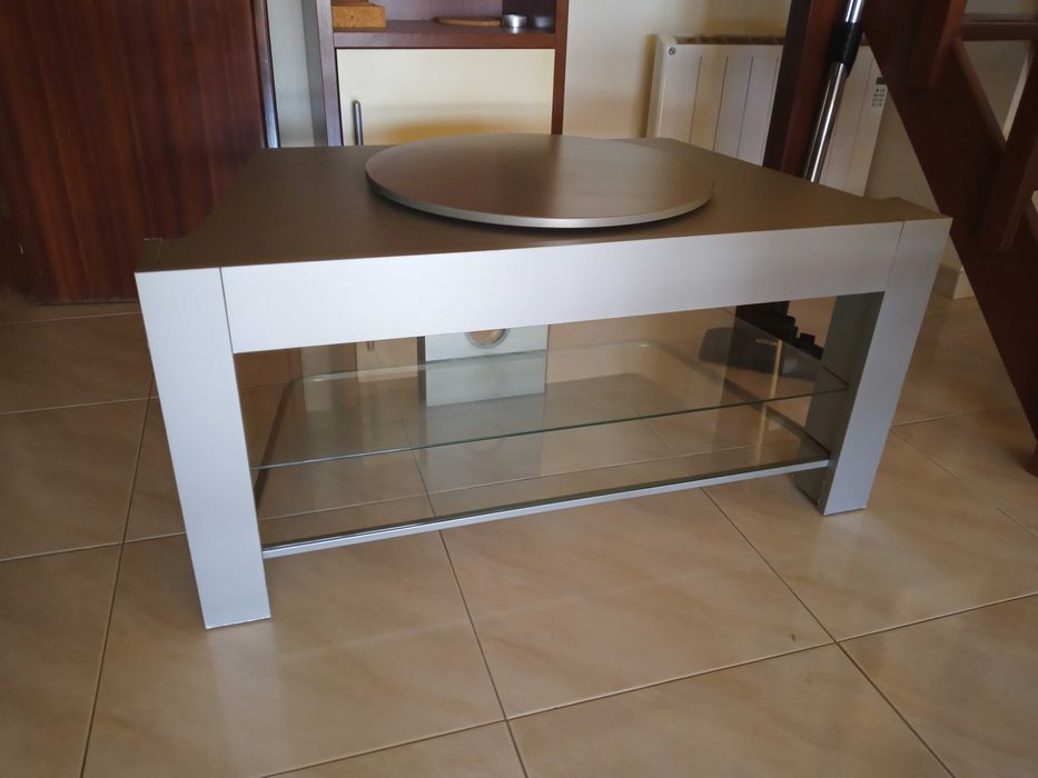 Mesa de TV modelo IKEA