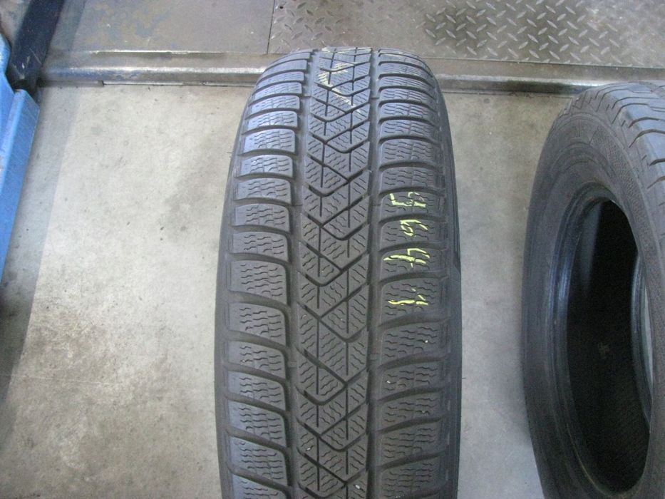 Opona zimowa Pirelli Winter SottoZero 3 215/60R18 98 H