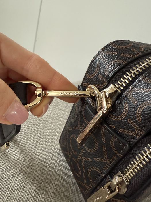 Brązowa torebka Calvin Klein CK monogram Must Camera Bag