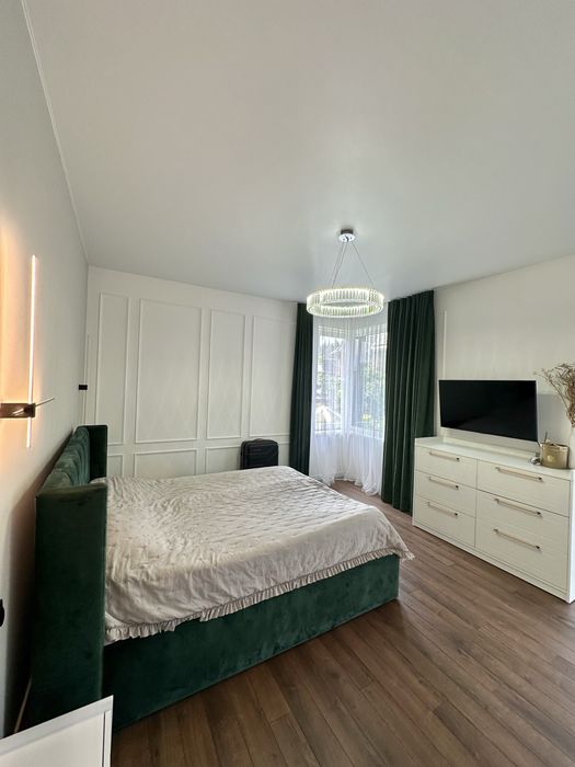 Повністю АВТОНОМНИЙ Дизайнерський будинок в закритому КМ біля Києва !