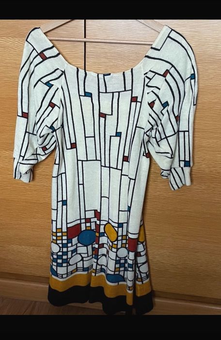 Vestido oversize marca Mina UK