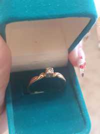 Золотое кольцо с бриллиантом 0,12к