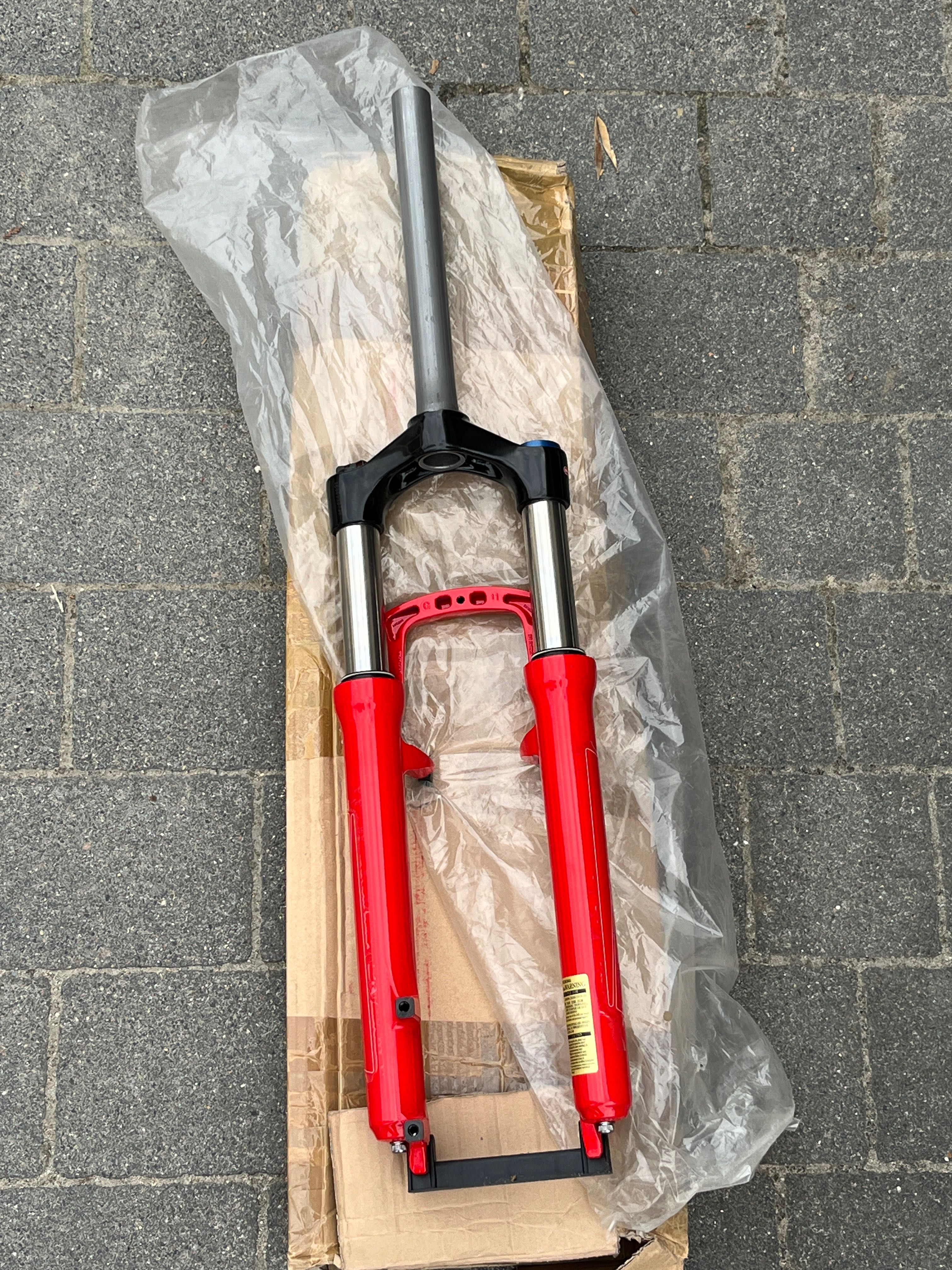 Amortyzator rowerowy SR Suntour XCR