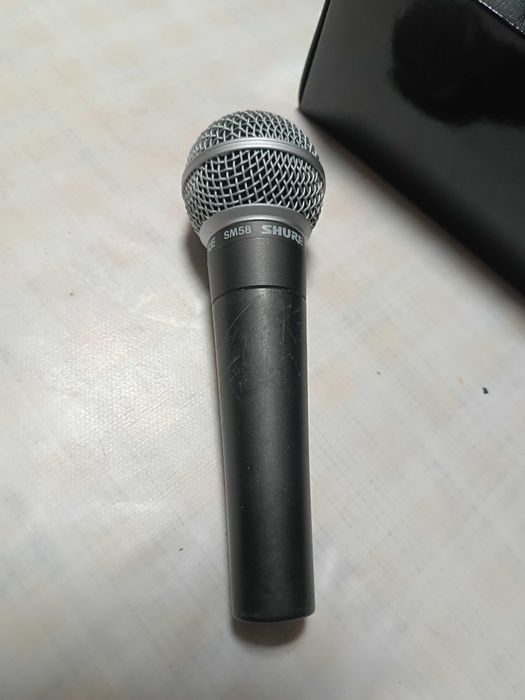 Lendário Microfone SHURE SM58 (em muito bom estado)