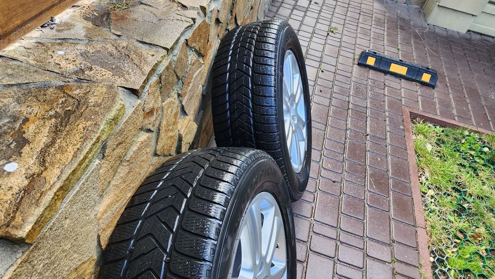 Шини зимові R18 235/60 Pirelli Scorpion Winter