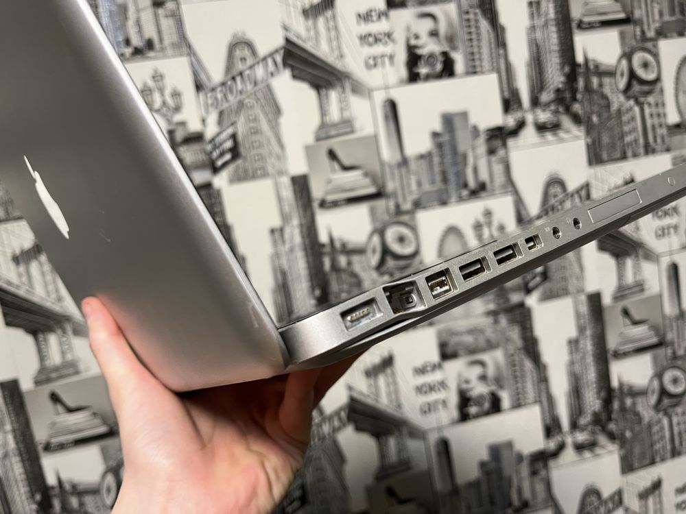 Apple MacBook Pro (15.4" HD+/Core 2 duo/RAM 4GB/120Gb SSD/A1286)