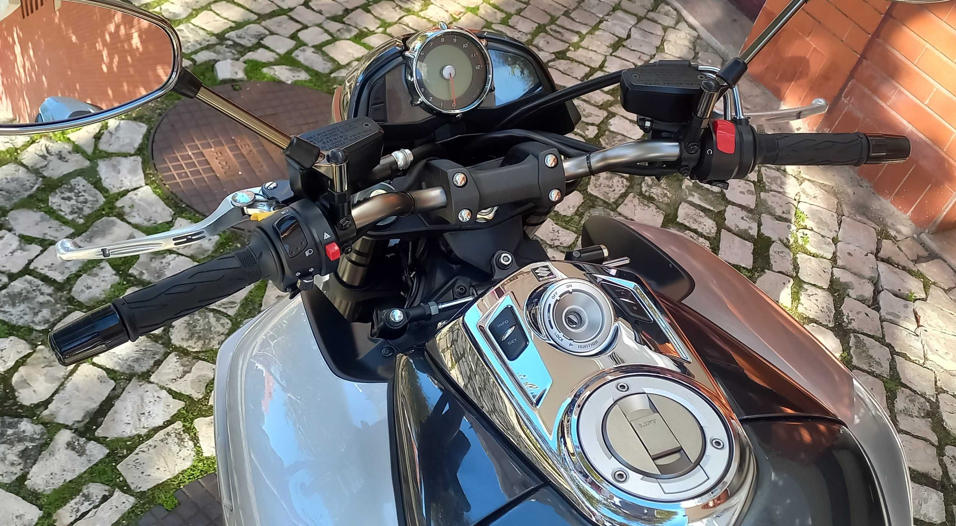 Suzuki 1300 B-King